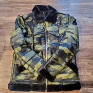 Reason Brand Jacket Size Large Camo Print